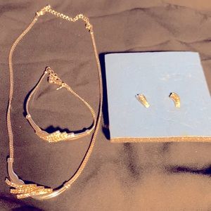Necklace, bracelet & earring set
